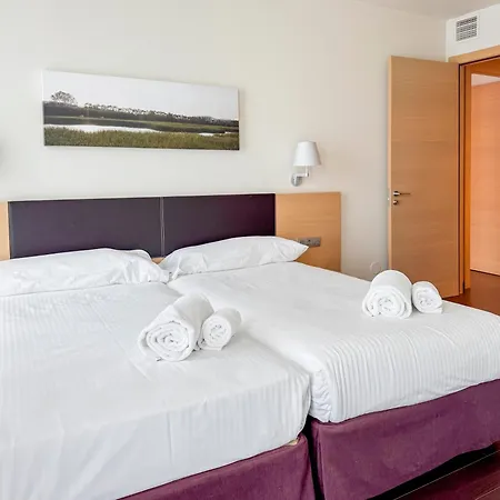 Hotel Jardines De Uleta Suites Vitoria-Gasteiz Exterior photo